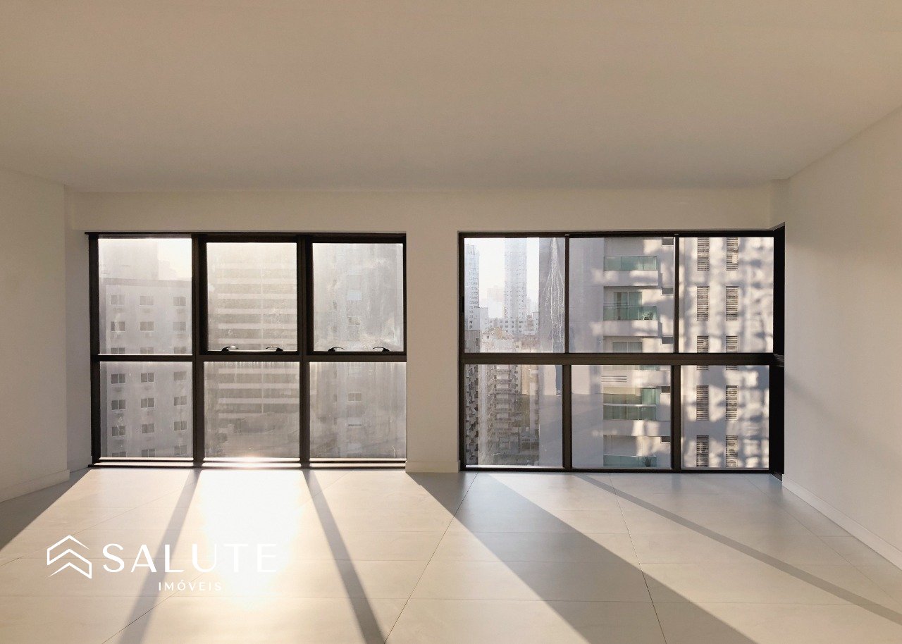 Apartamento a 250m da praia com 4 Suítes