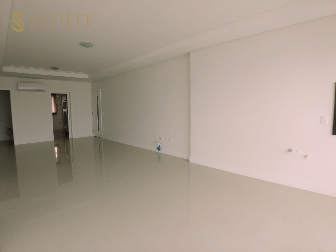 Apartamento alto padrão quadra mar aluguel anual