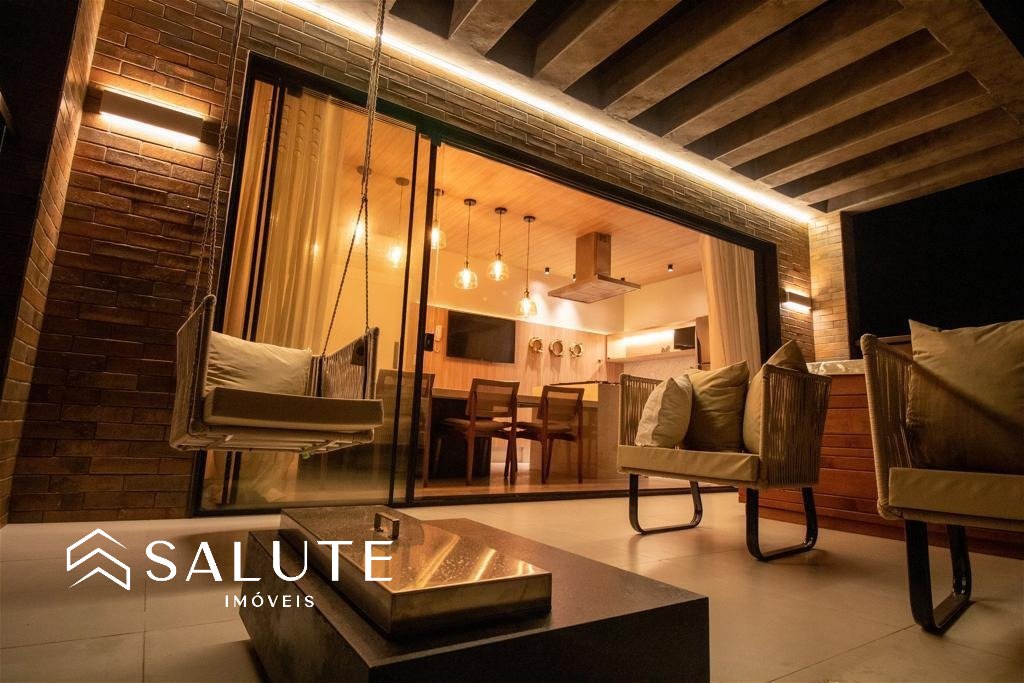Excelente Apartamento Duplex em Itajai