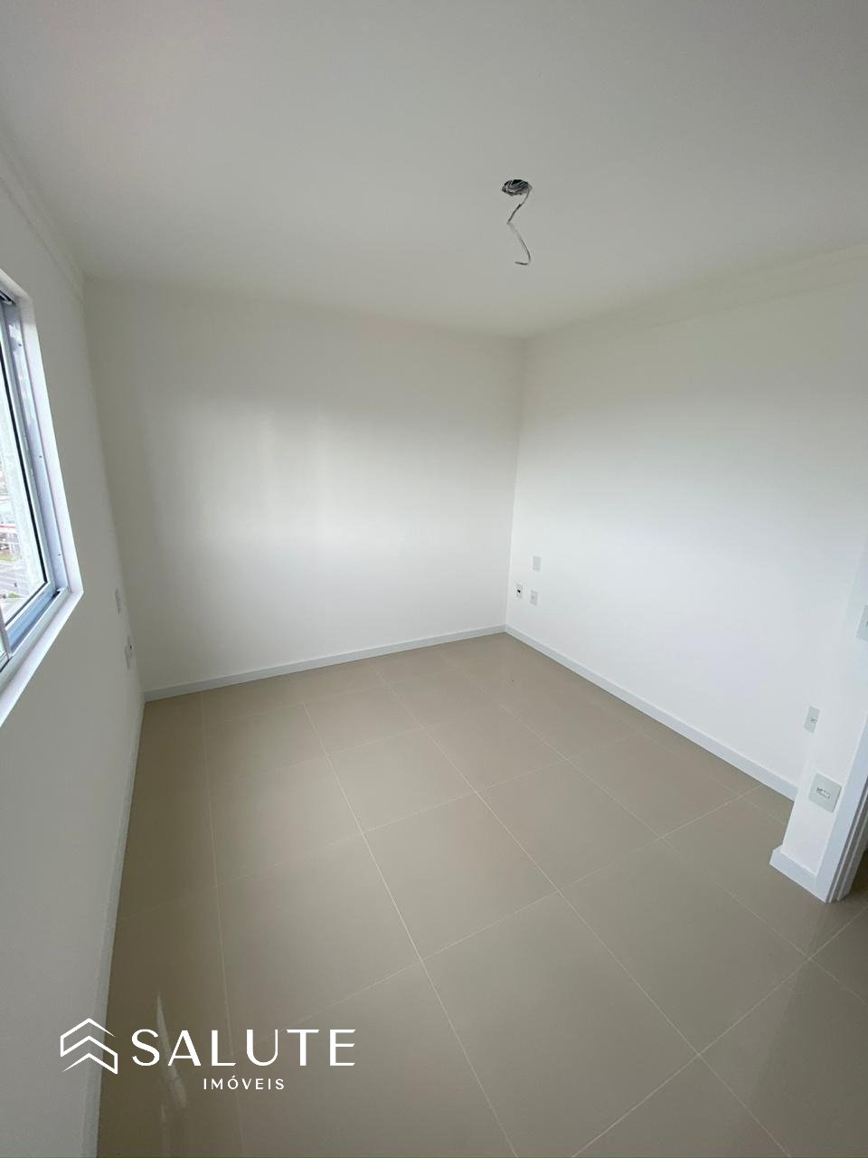 Apartamento com 1 Suíte á Venda no Centro