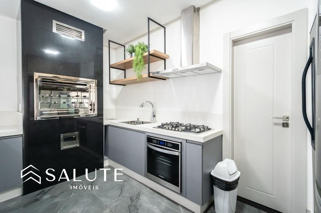 Excelente Apartamento com 4 Suítes