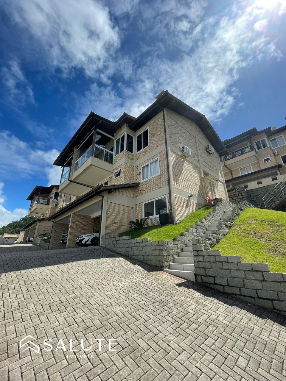 Ótima Casa Quadra Mar em Itapema