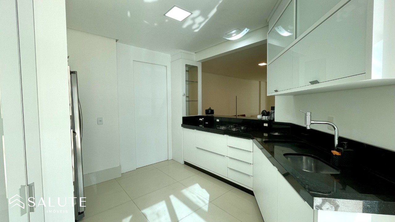 Apartamento à venda 4 dormitórios na Barra Sul