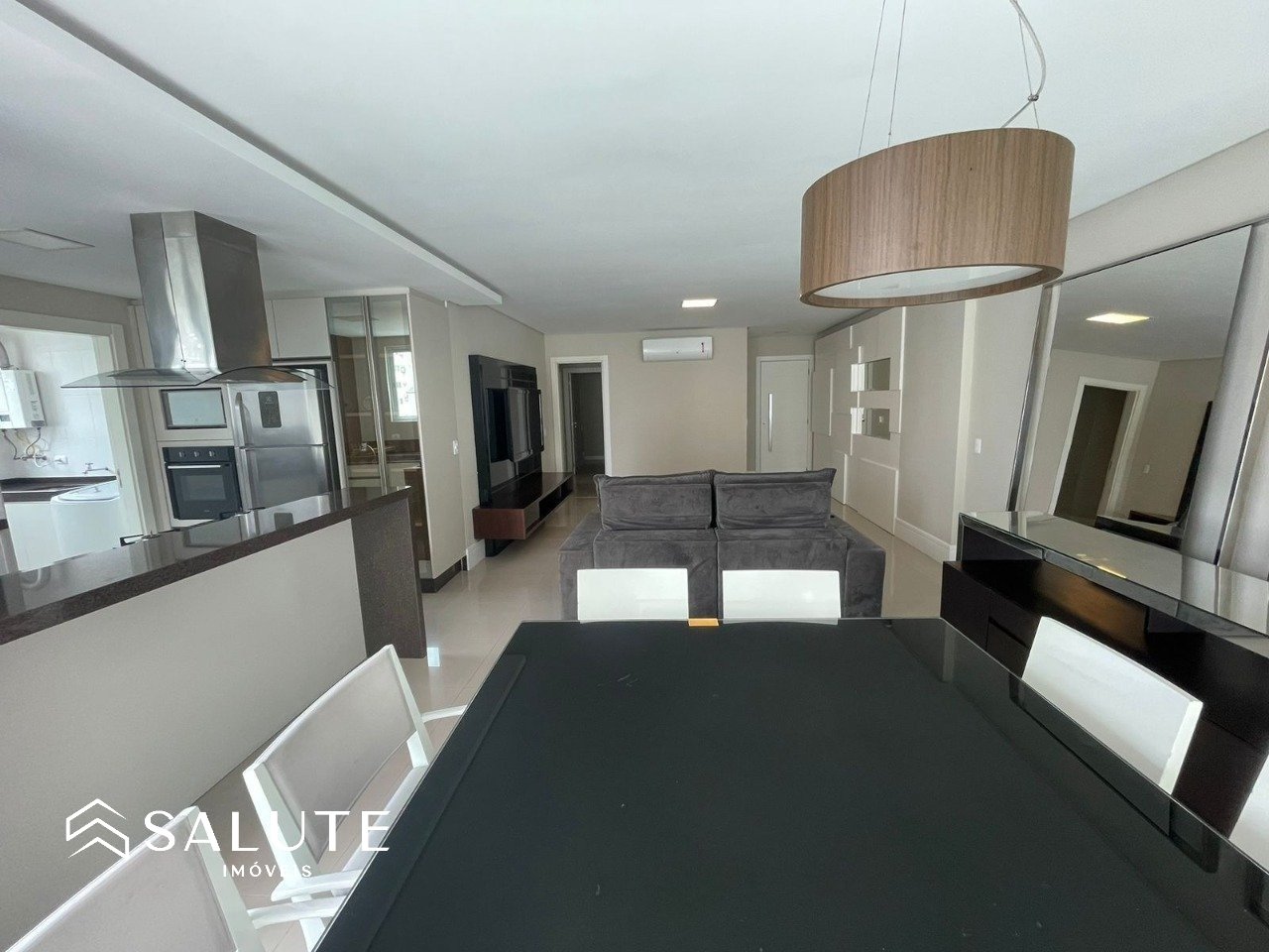 Apartamento à venda 4 dormitórios na Barra Sul