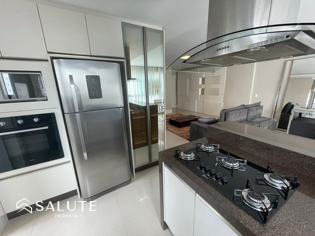 Apartamento à venda 4 dormitórios na Barra Sul