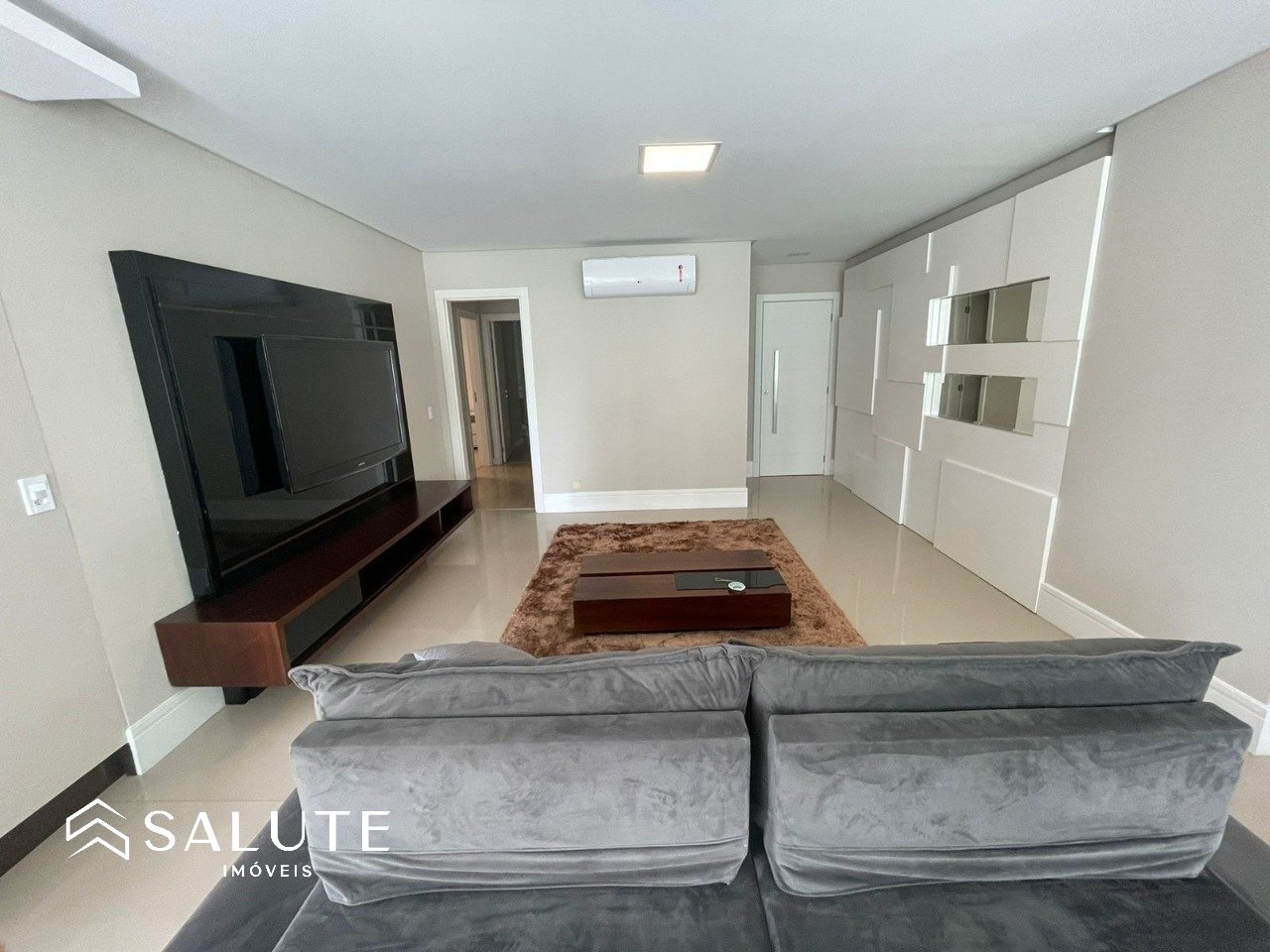 Apartamento à venda 4 dormitórios na Barra Sul