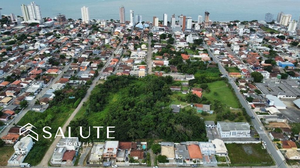 Área à venda no Centro de Balneário Piçarras