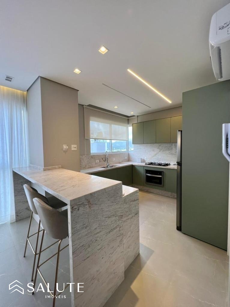 Apartamento á venda com 04 Dormitórios no Centro