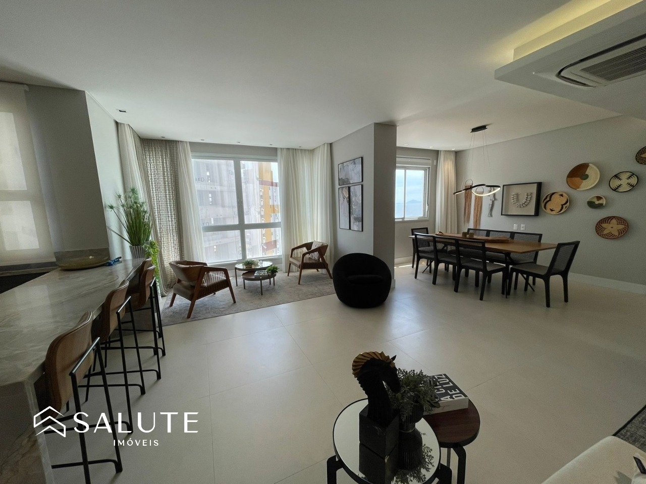 Apartamento à venda 3 suítes na Barra Sul
