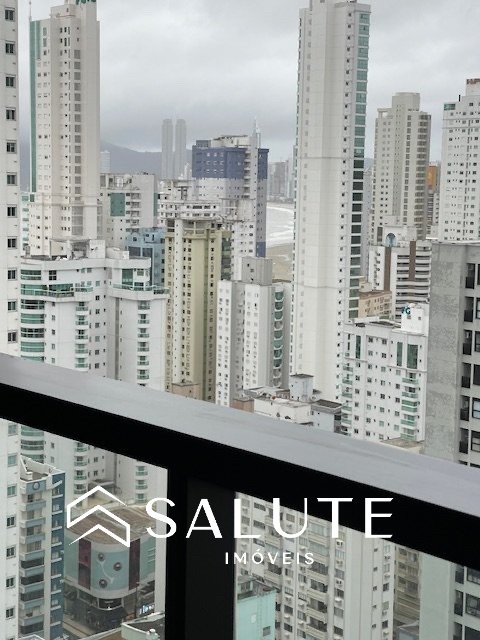 Apartamento à venda 4 suítes no Centro
