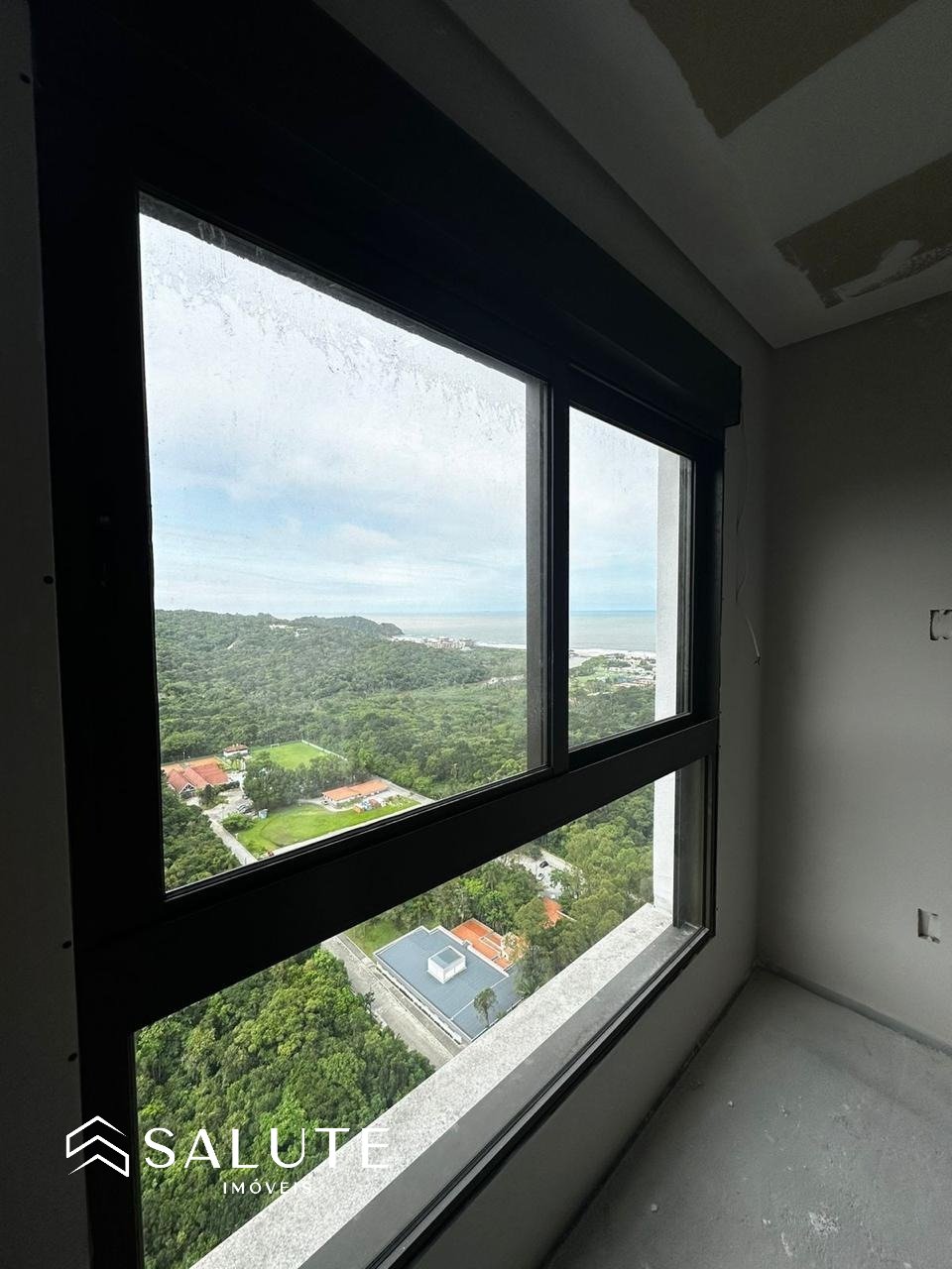 Apartamento à venda 2 dormitórios Praia Brava,