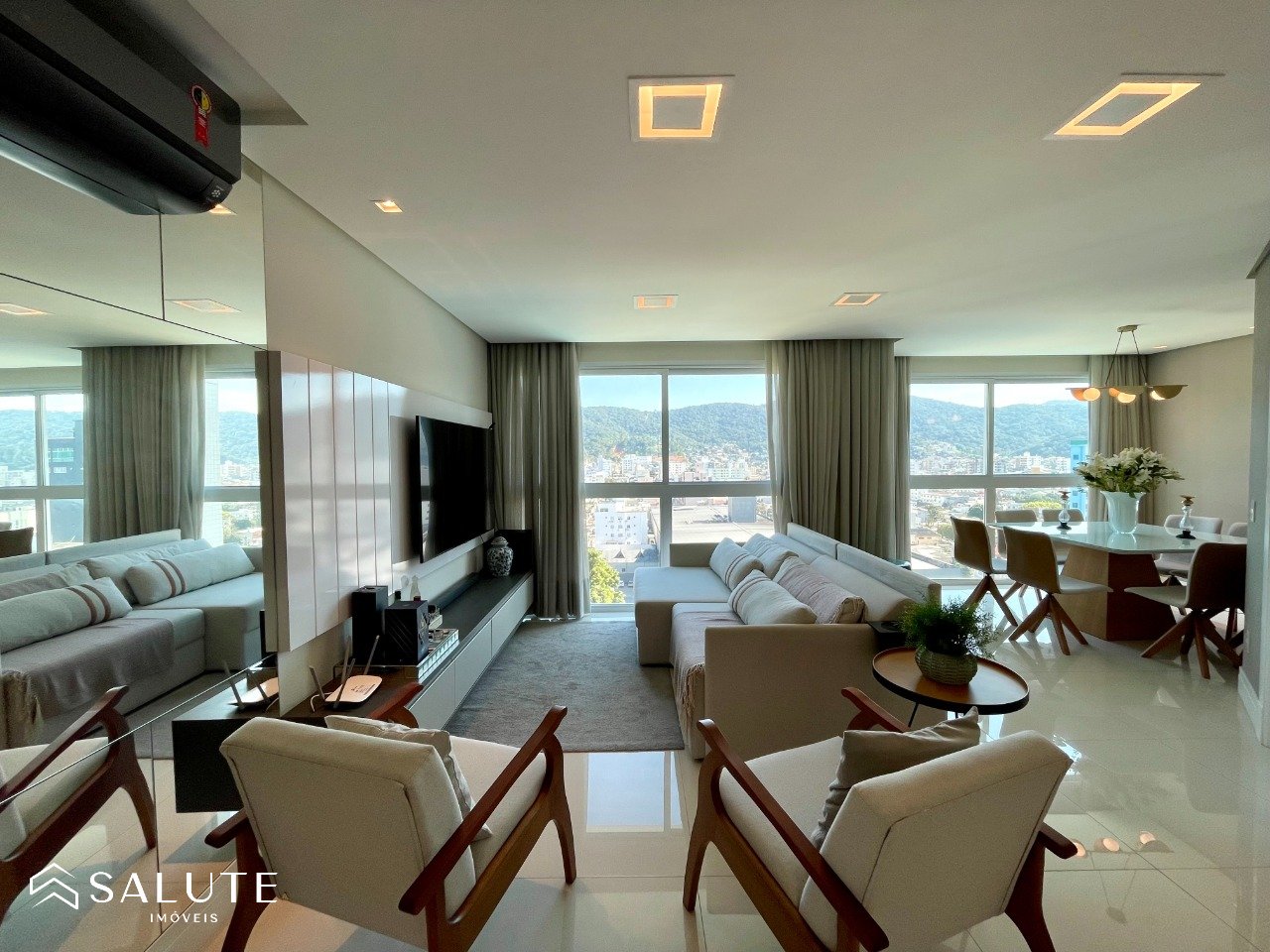 Apartamento à venda 4 dormitórios na Barra Norte