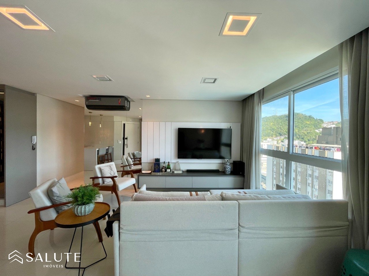 Apartamento à venda 4 dormitórios na Barra Norte