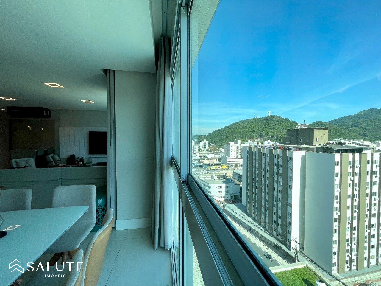 Apartamento à venda 4 dormitórios na Barra Norte