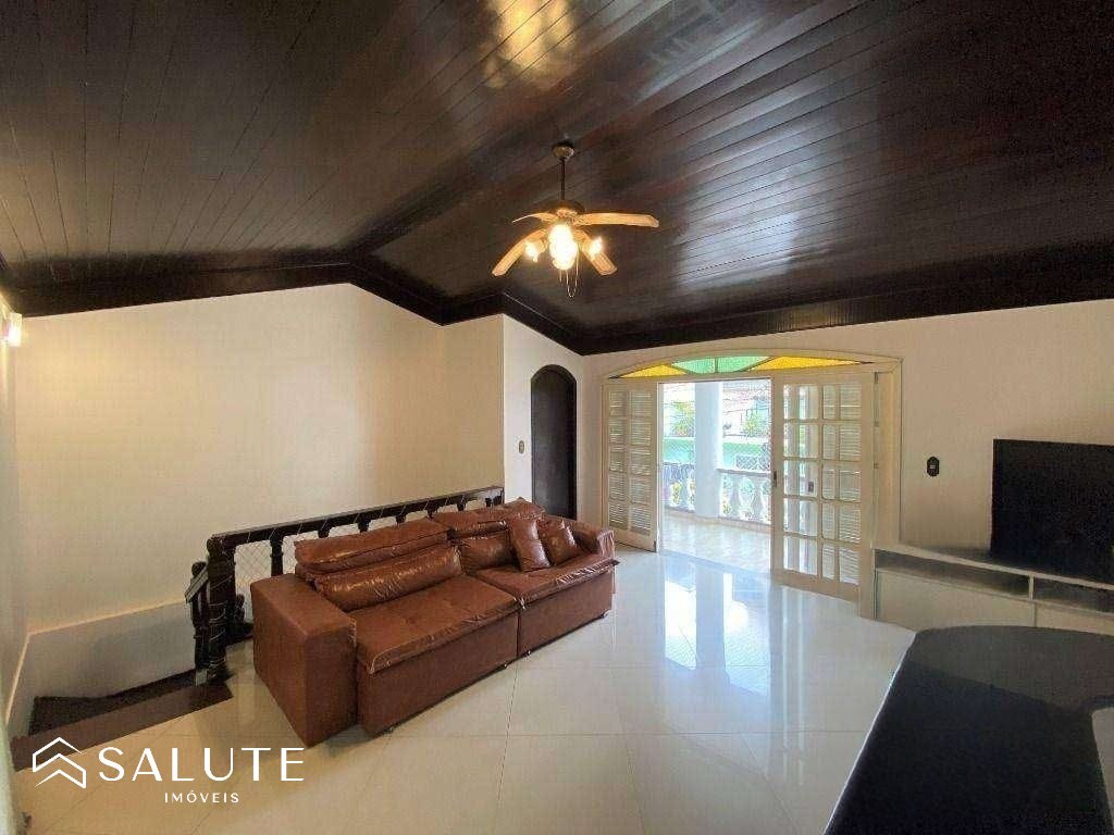 Casa para aluguel com 5 dormitórios no Nações