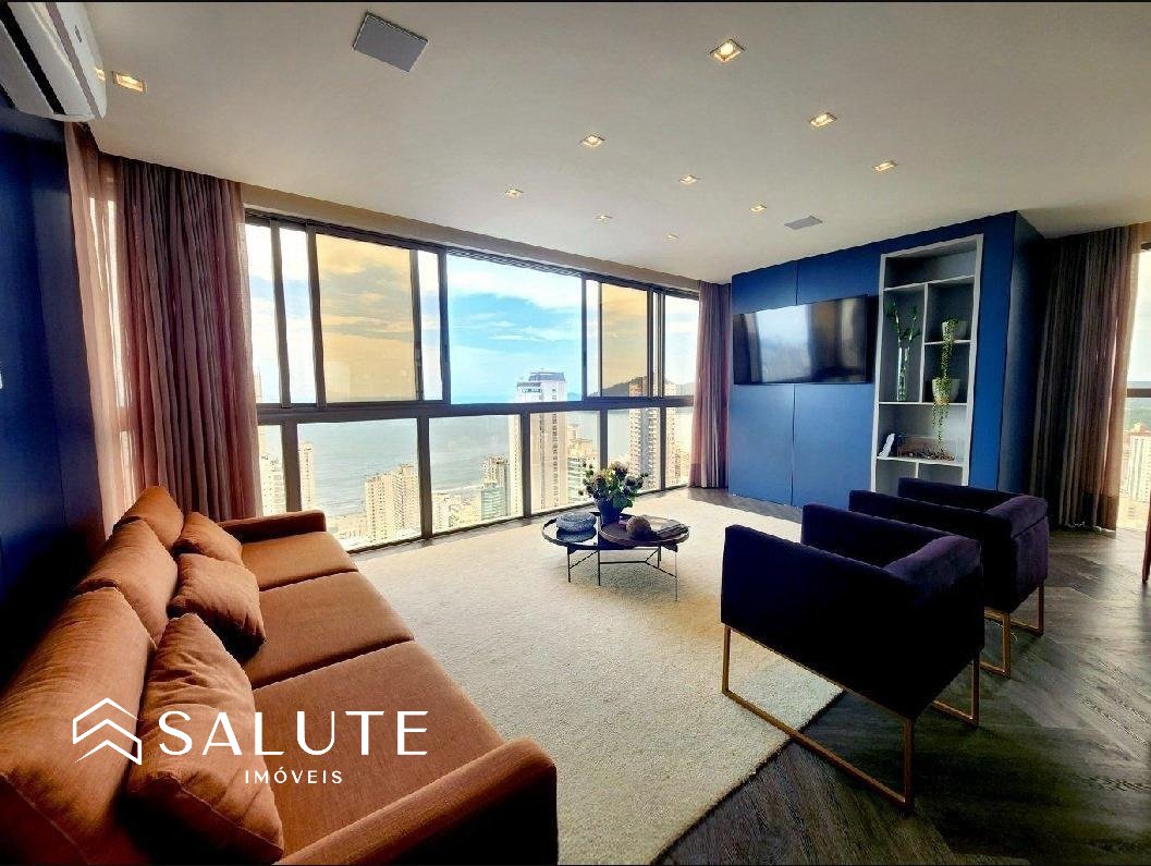 Apartamento duplex à venda com 4 suítes e 3 vagas.