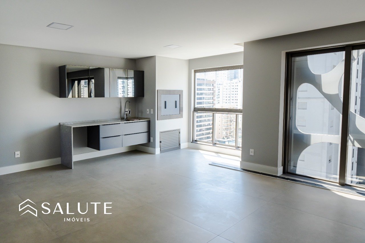 Apartamento à venda 4 suítes no Centro