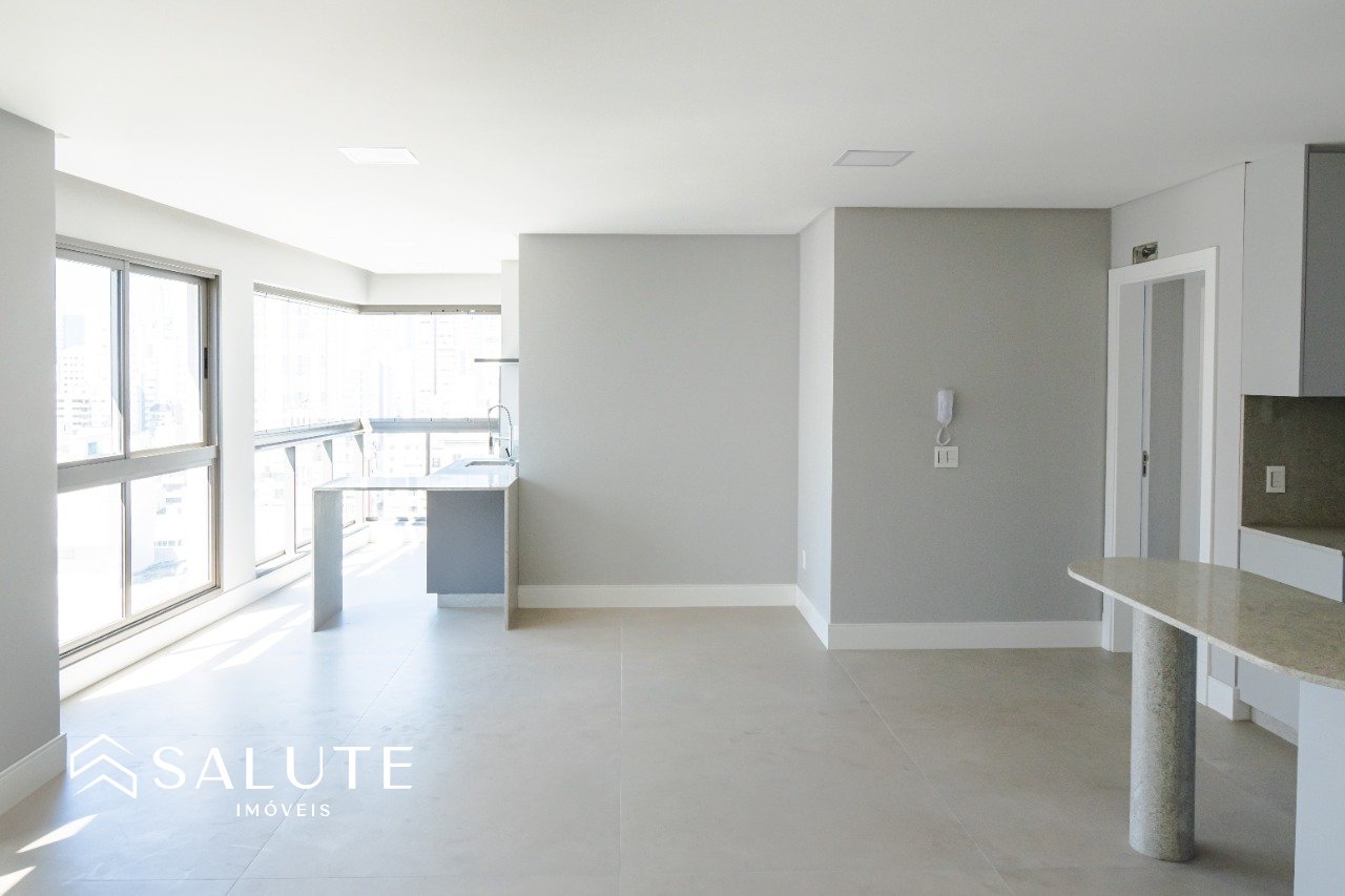 Apartamento à venda 3 suítes no Centro