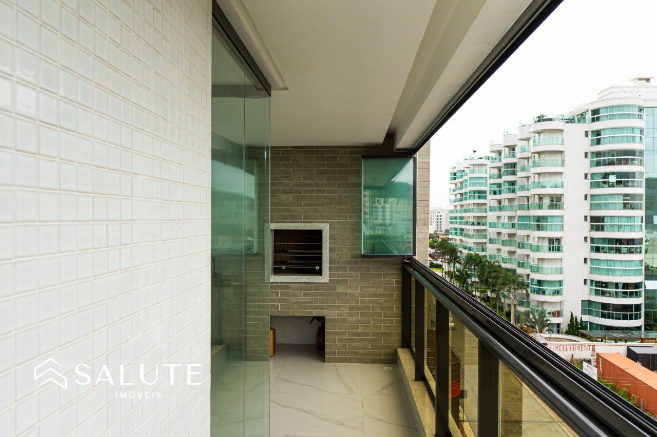 Apartamento à venda com 3 suítes na Praia Brava