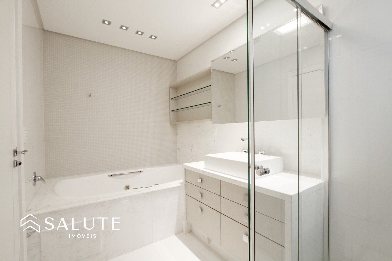 Apartamento a venda com 3 suítes no Centro