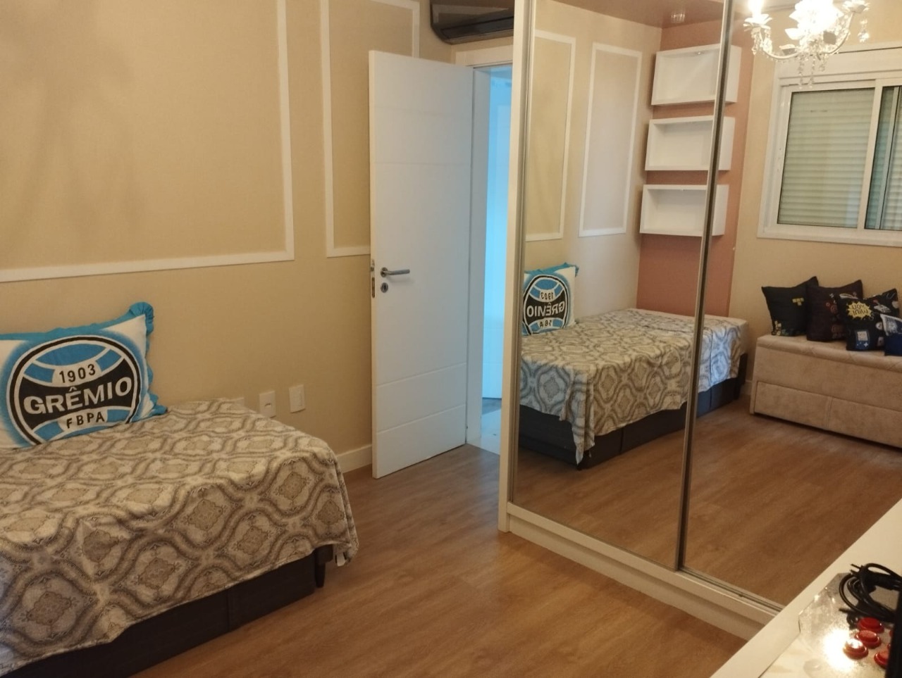 Apartamento a venda com 4 dormitórios no Centro