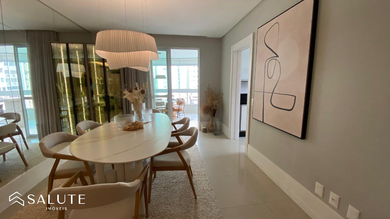 Apartamento à venda 3 dormitórios no Centro.