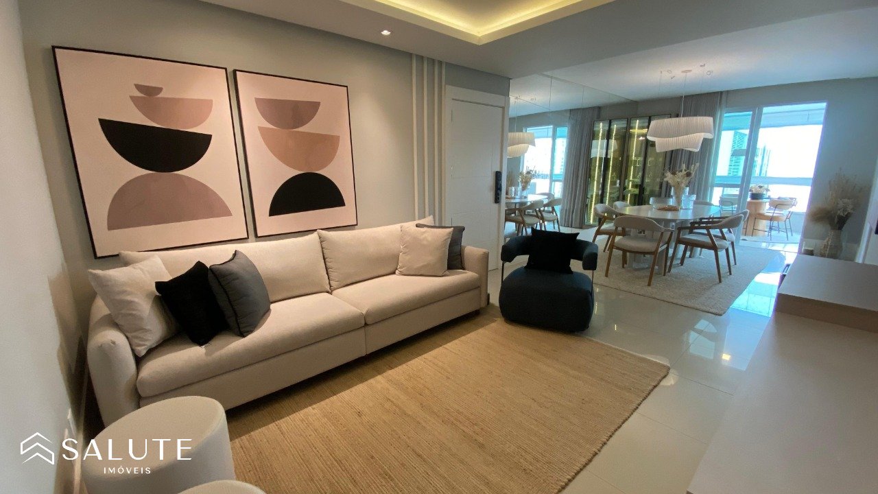 Apartamento à venda 3 dormitórios no Centro.