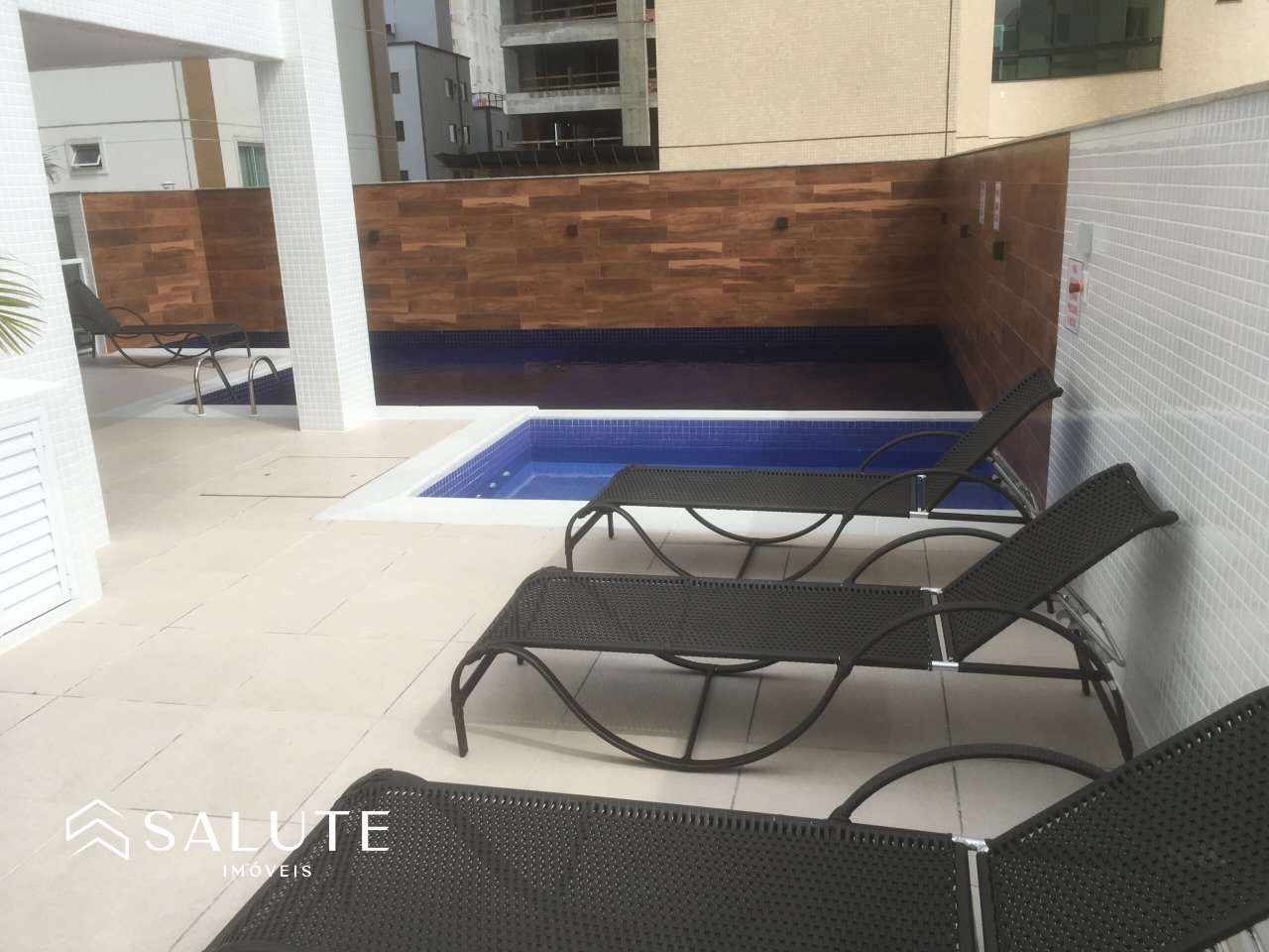 Apartamento a venda com 3 suítes no Centro