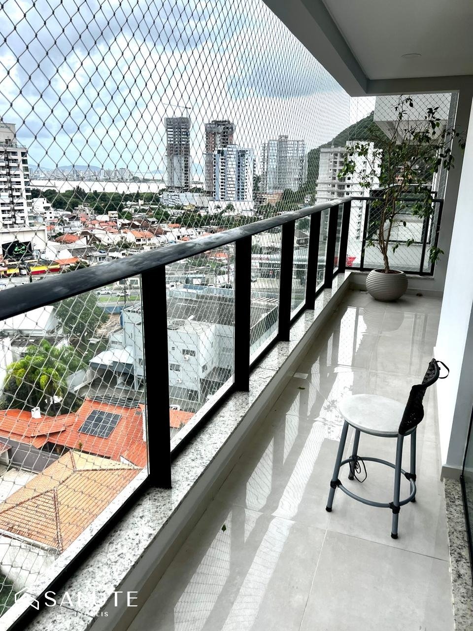 Apartamento à venda com 2 suítes em Itajaí