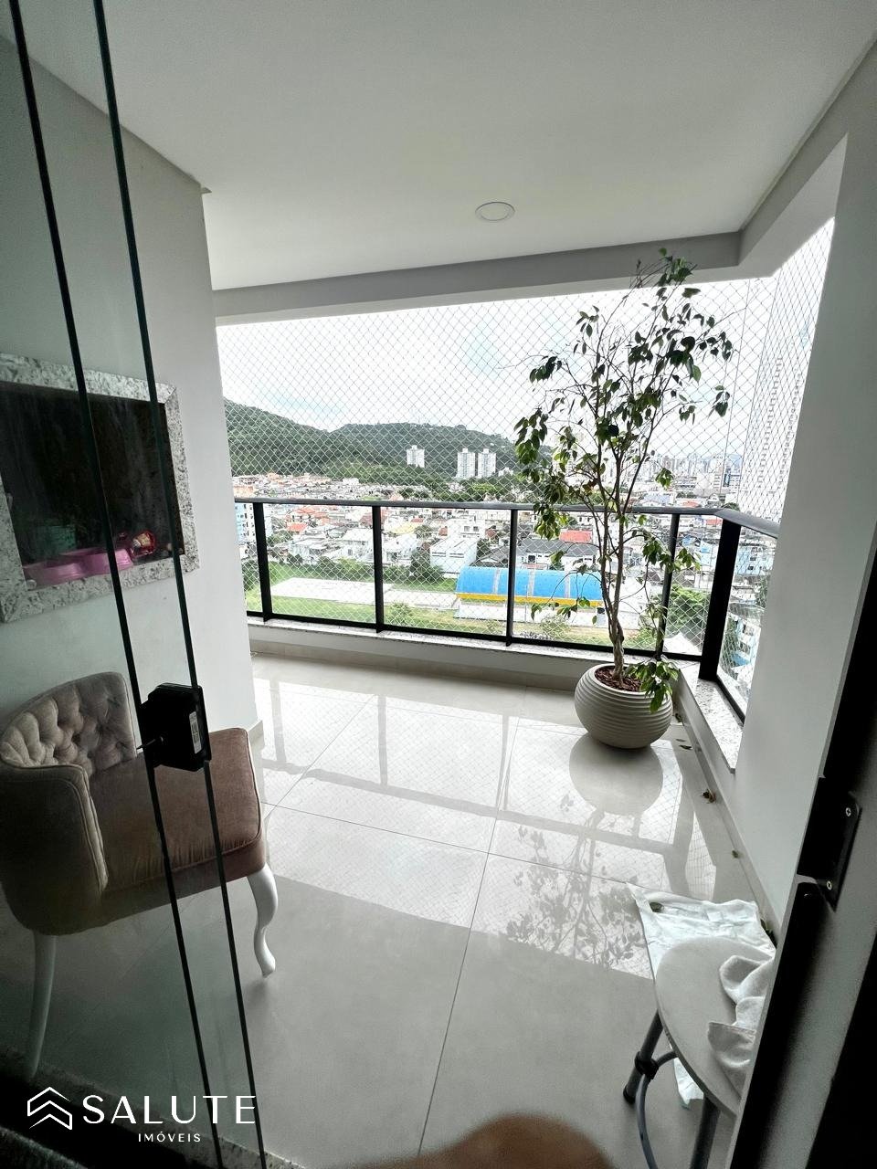 Apartamento à venda com 2 suítes em Itajaí