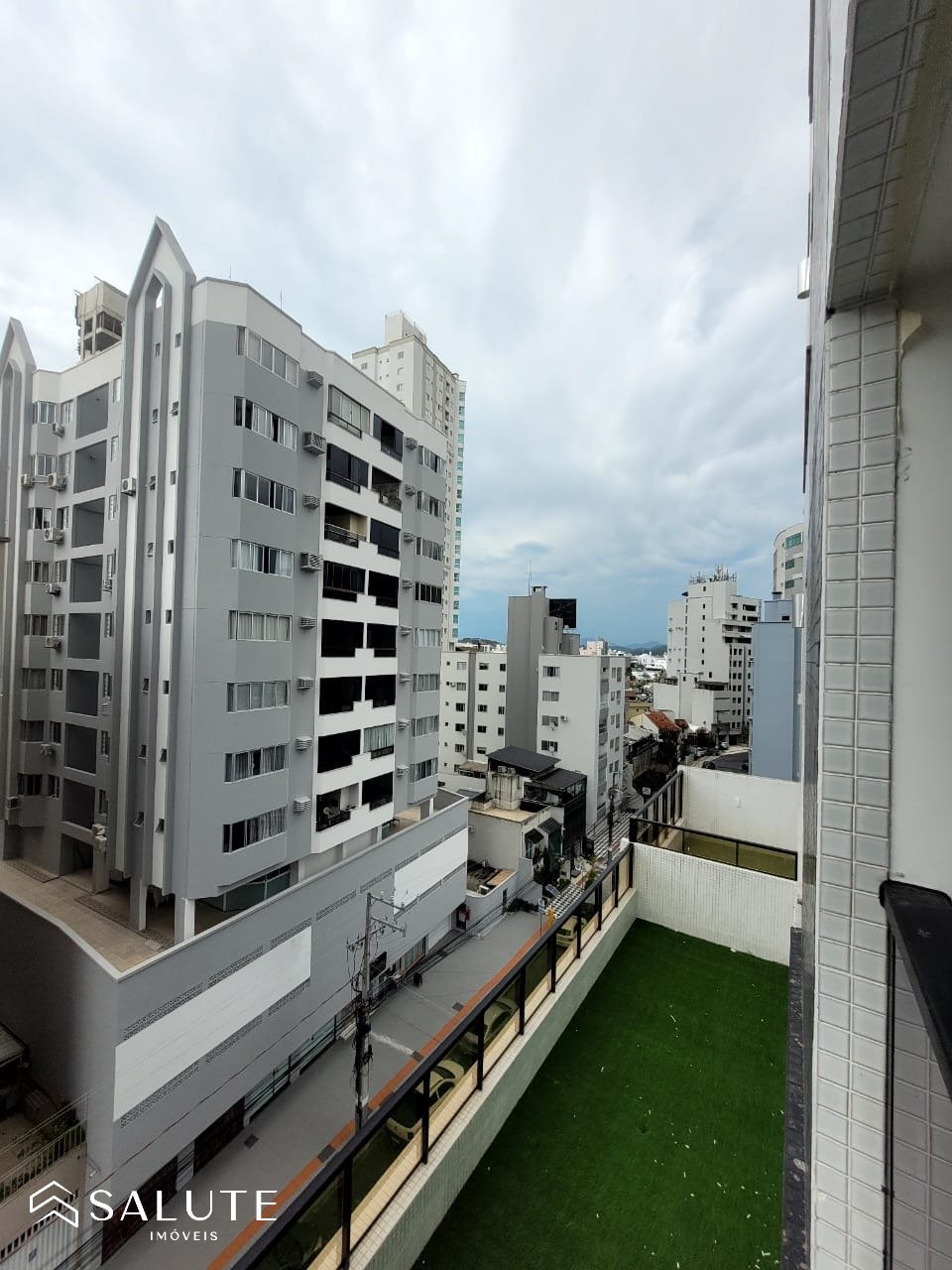 Apartamento à venda com 2 suítes no Centro