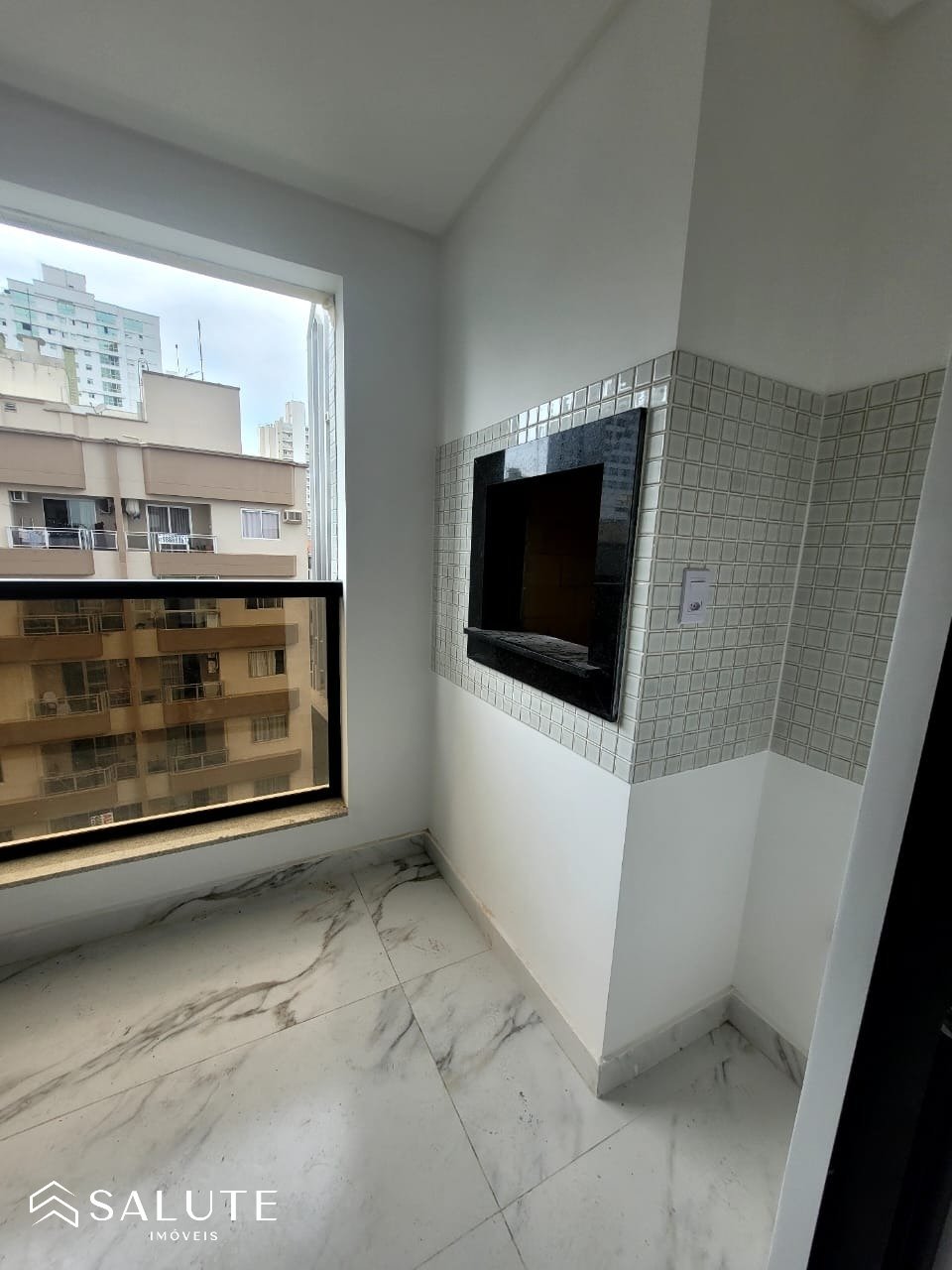 Apartamento à venda com 2 suítes no Centro