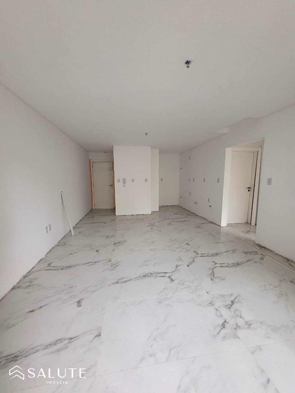 Apartamento à venda com 2 suítes no Centro