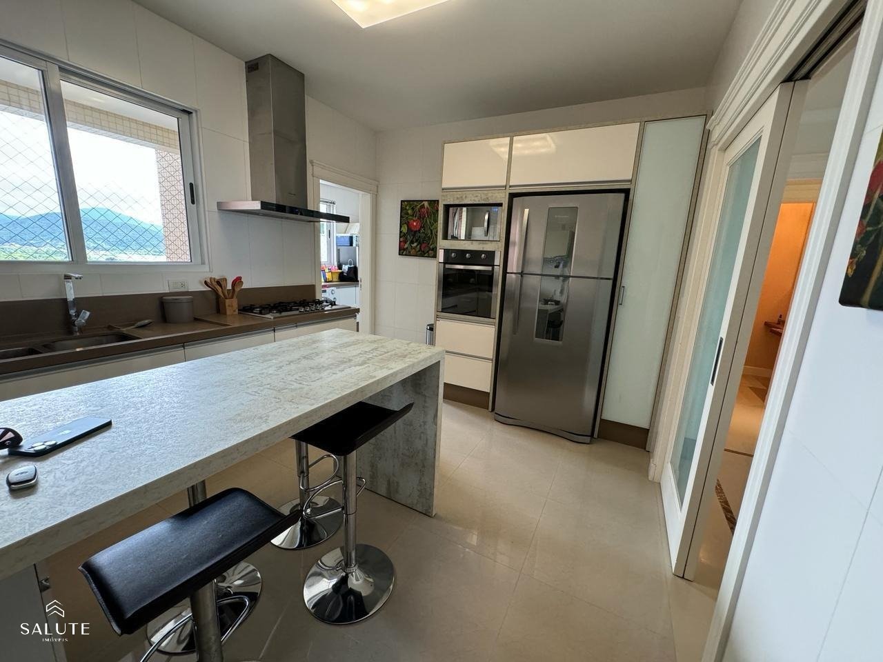 Apartamento à venda 3 suítes na Barra Sul