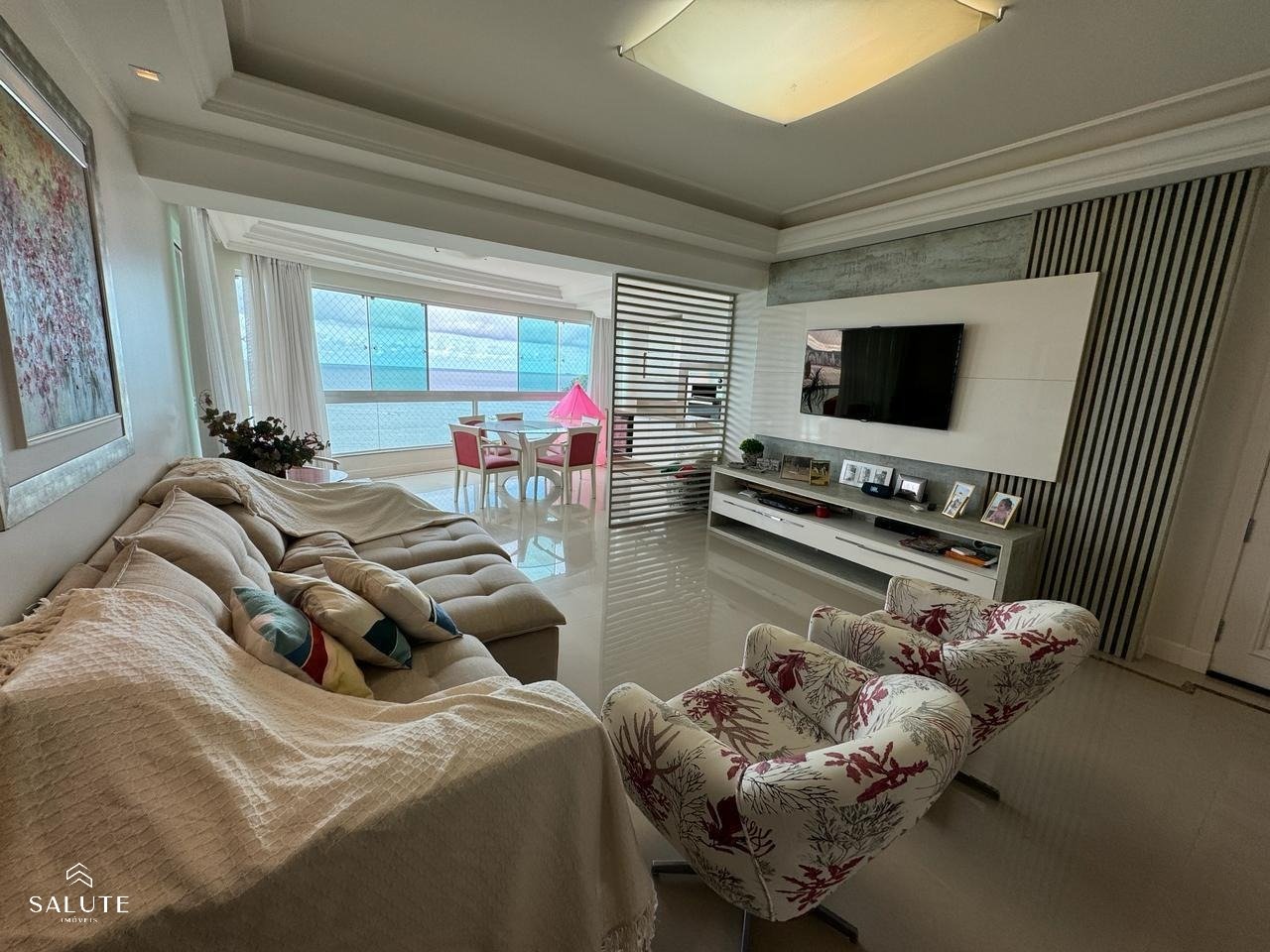 Apartamento à venda 3 suítes na Barra Sul