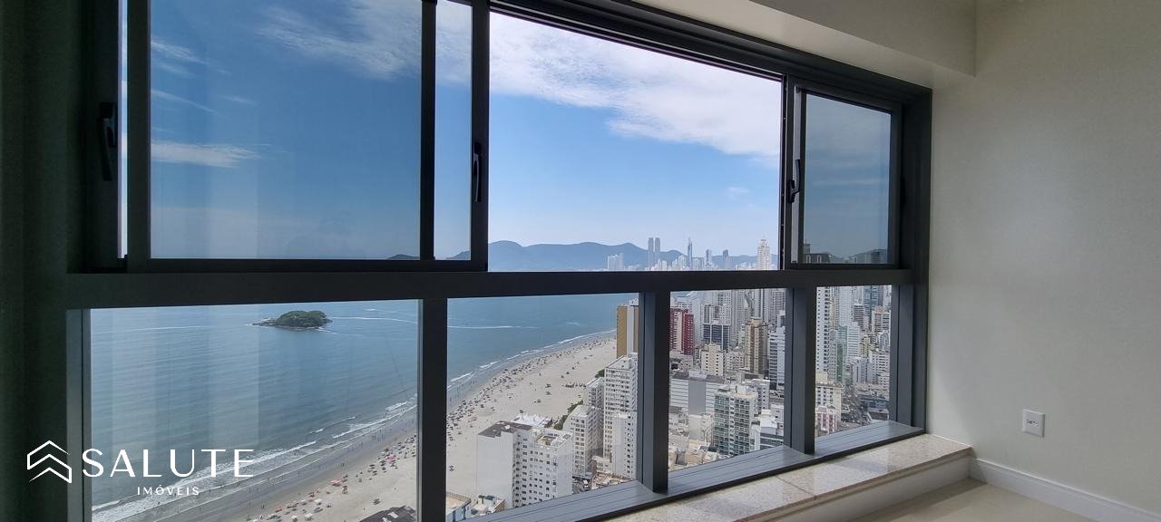 Apartamento à venda com 4 suítes no Centro