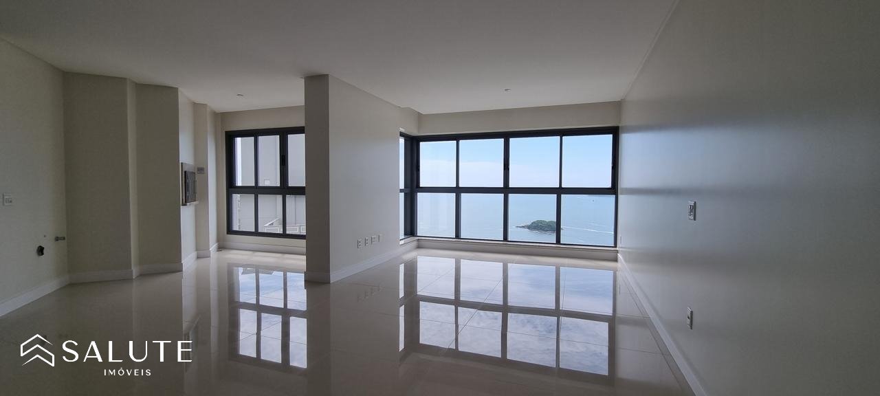 Apartamento à venda com 4 suítes no Centro