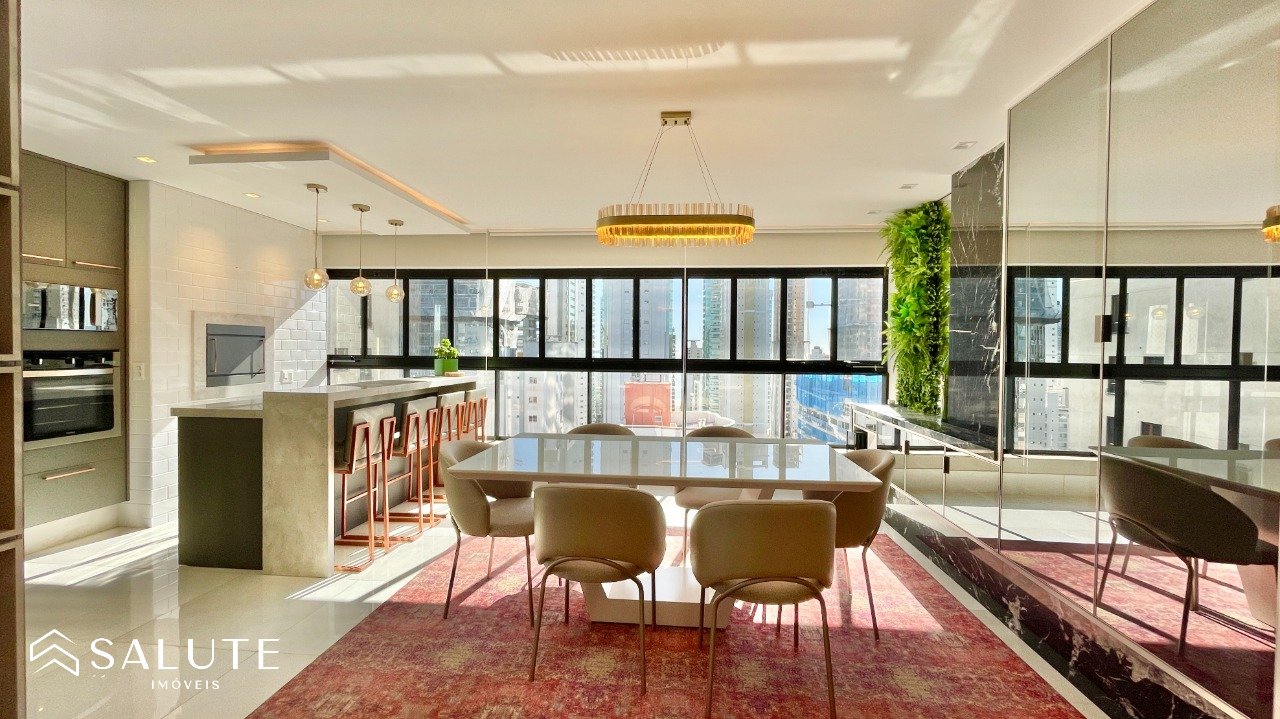 Apartamento à venda com 3 suítes na Barra Sul