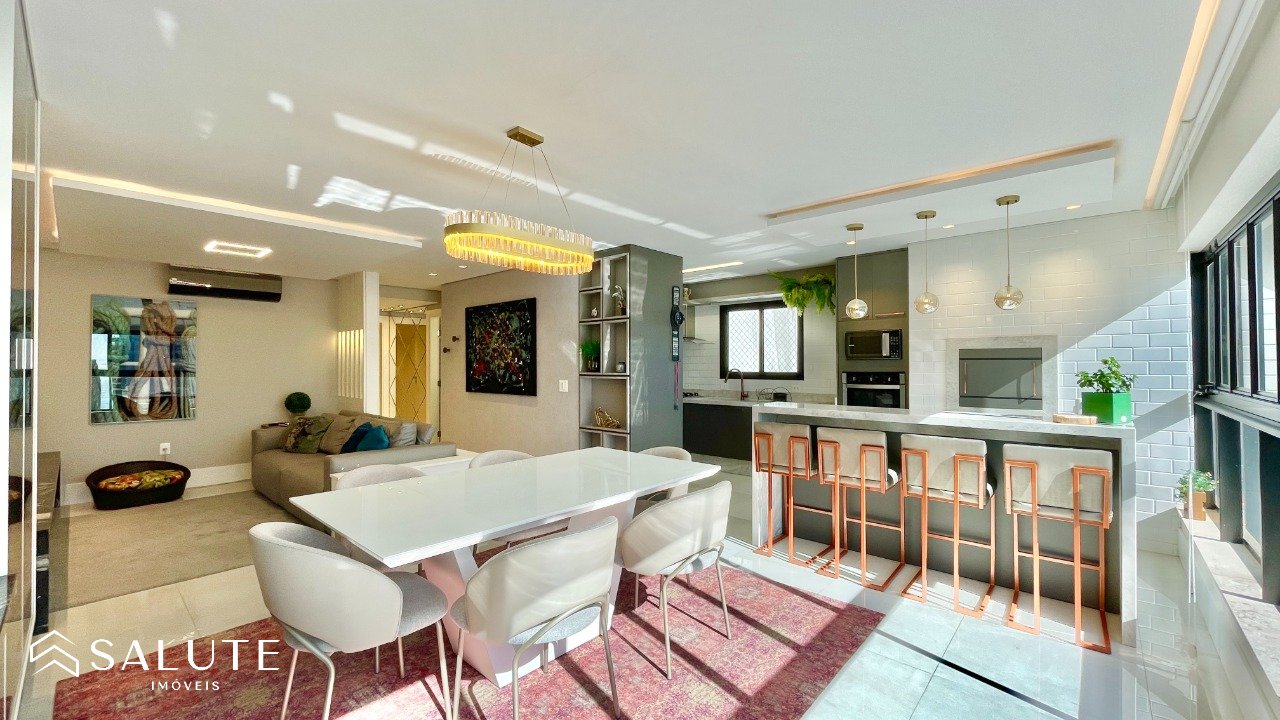 Apartamento à venda com 3 suítes na Barra Sul