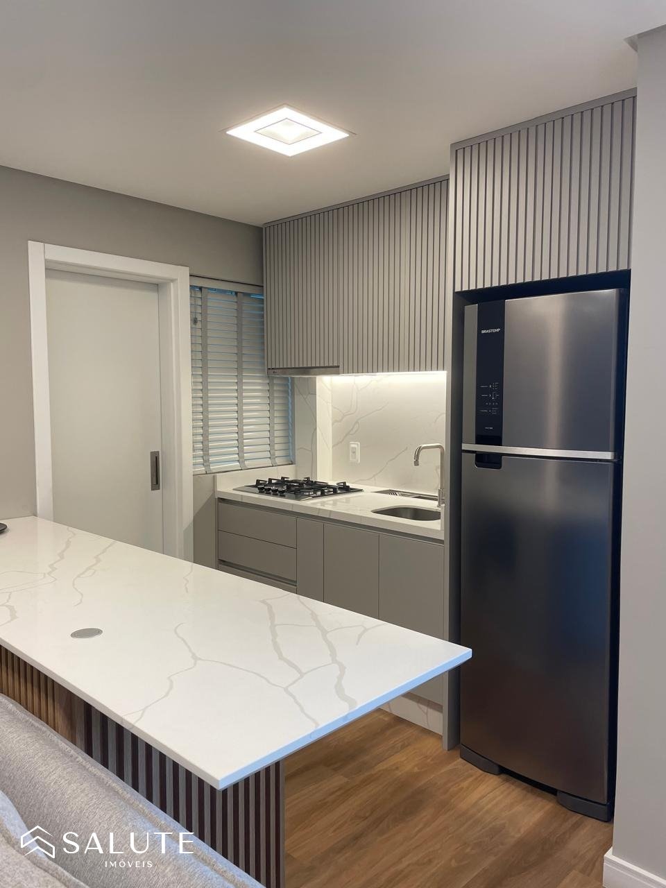 Apartamento à venda 2 dormitórios na Barra Sul