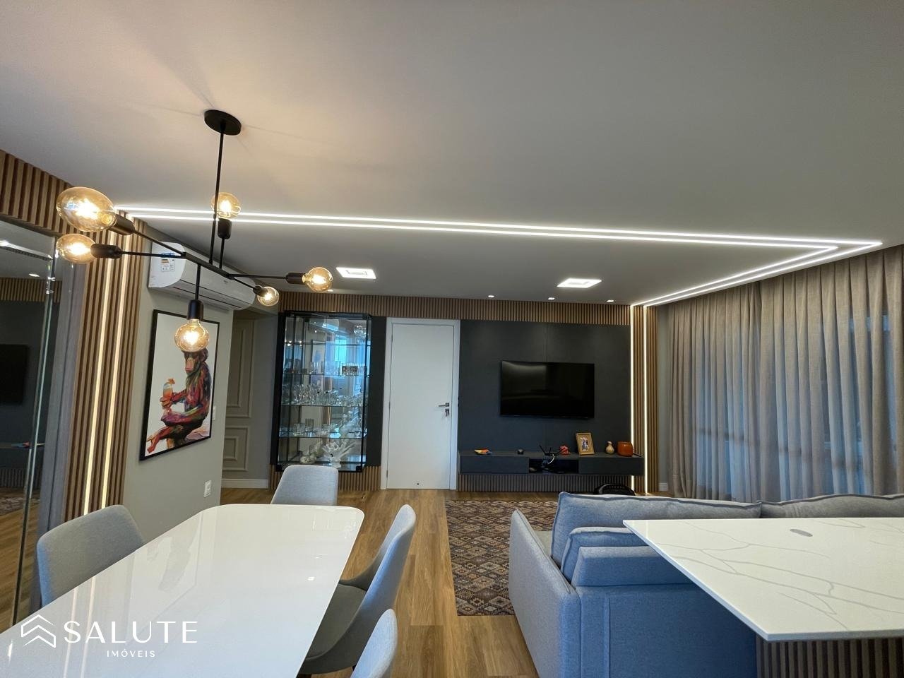 Apartamento à venda 2 dormitórios na Barra Sul