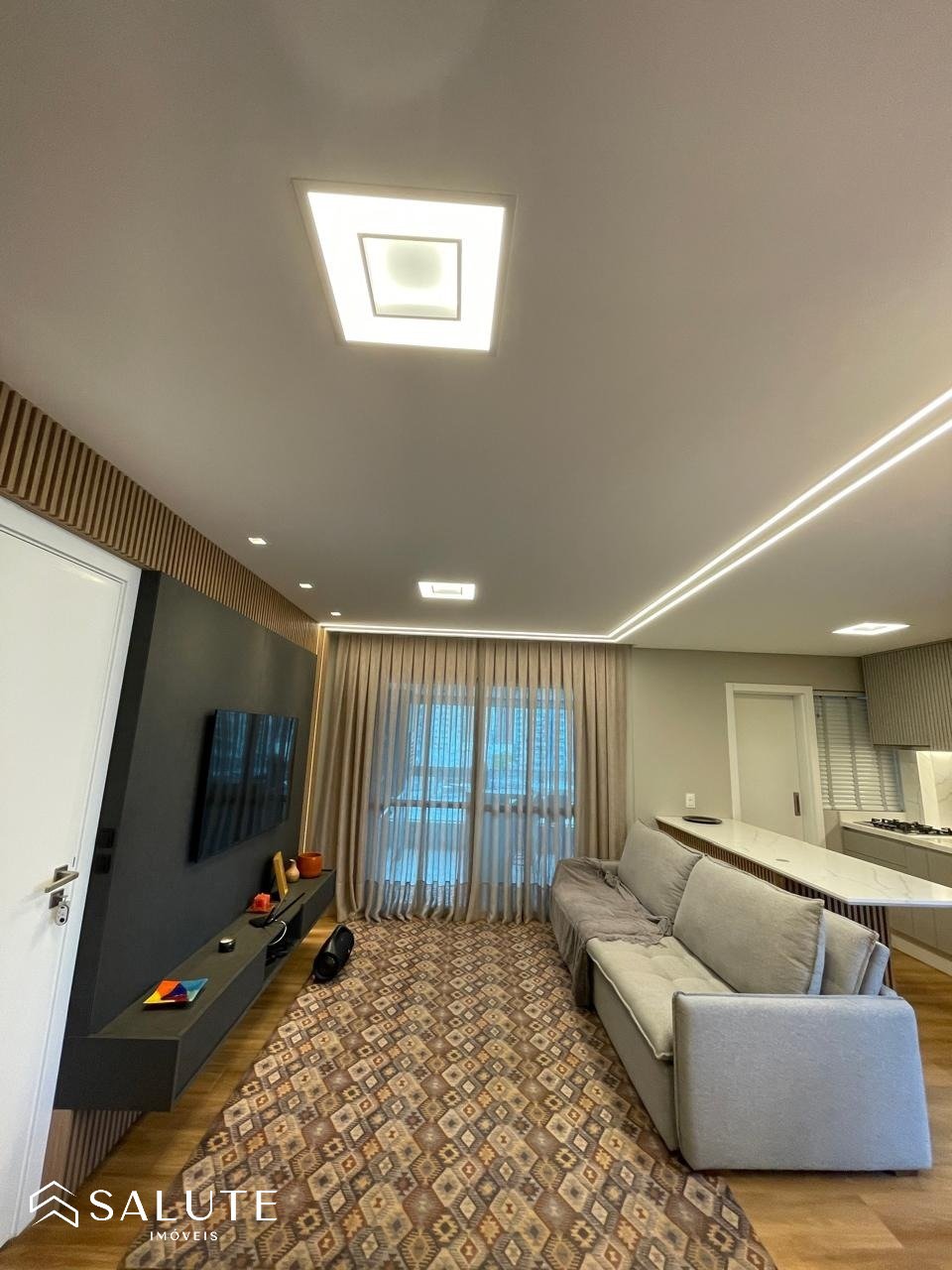 Apartamento à venda 2 dormitórios na Barra Sul
