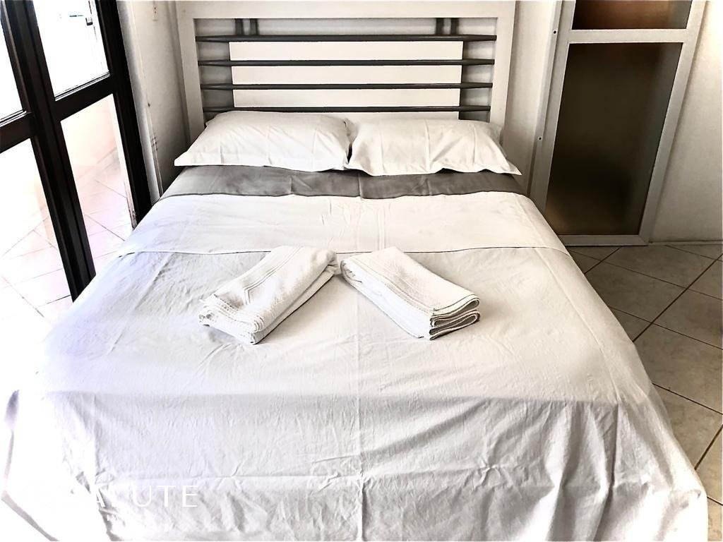 Apartamento à venda com 2 dormitórios Pioneiros