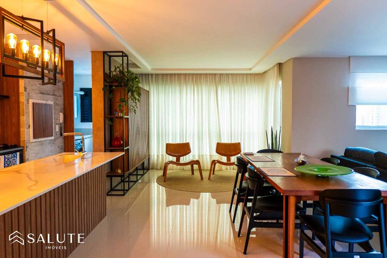 Duplex à venda com 4 suítes na Barra Sul