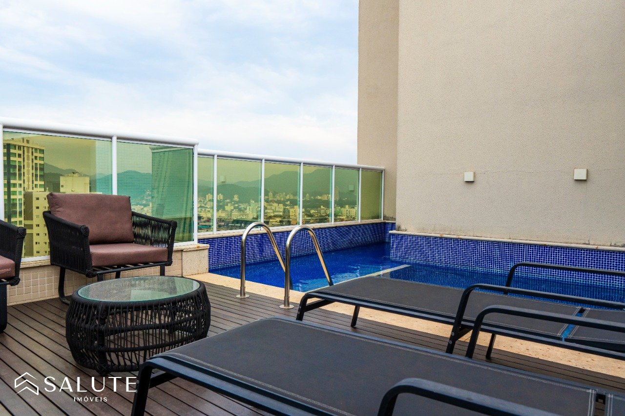 Duplex à venda com 4 suítes na Barra Sul