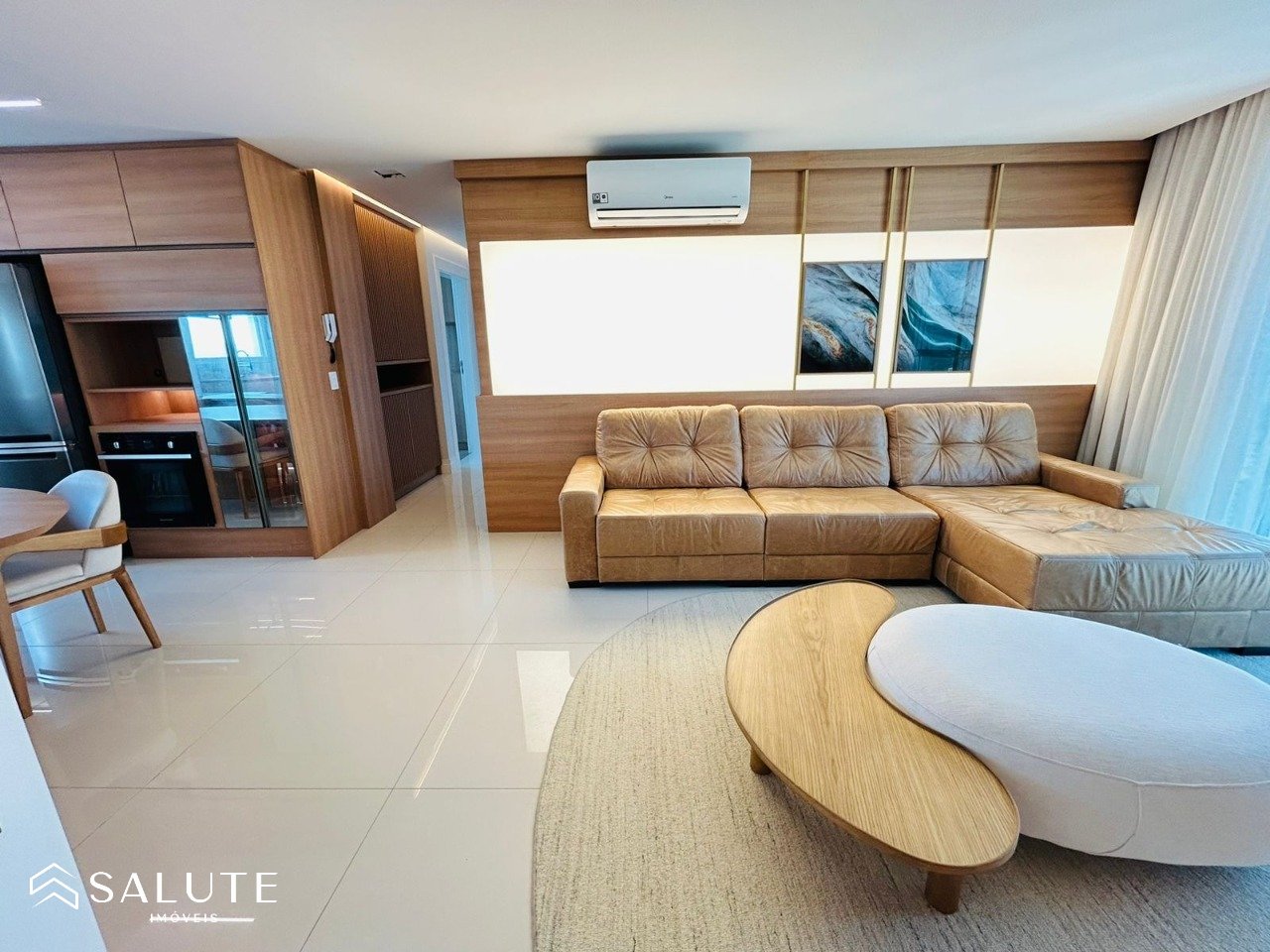 Apartamento à venda com 3 suítes na Barra Sul
