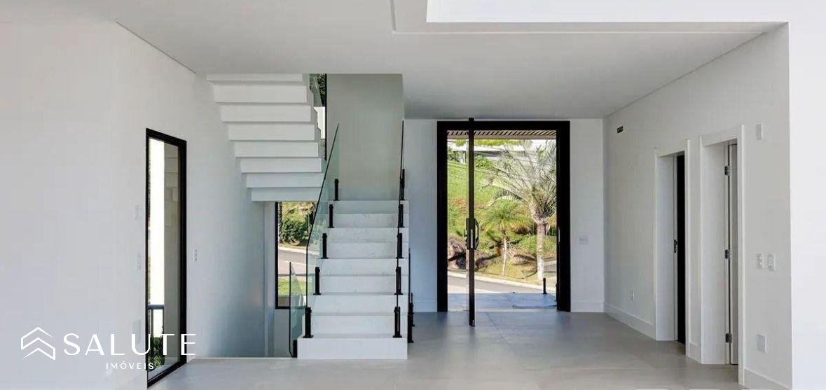Casa à venda com 4 suítes na Barra