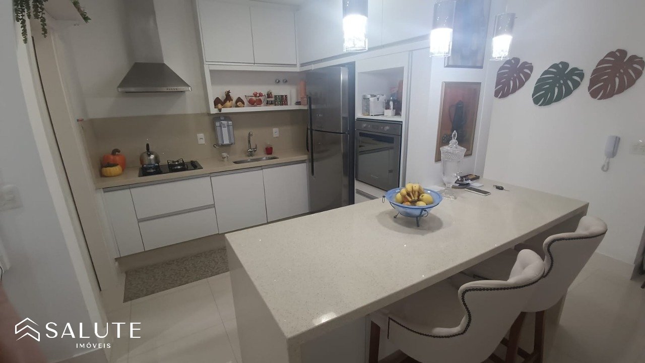 Apartamento à venda com 3 suítes na Barra Sul