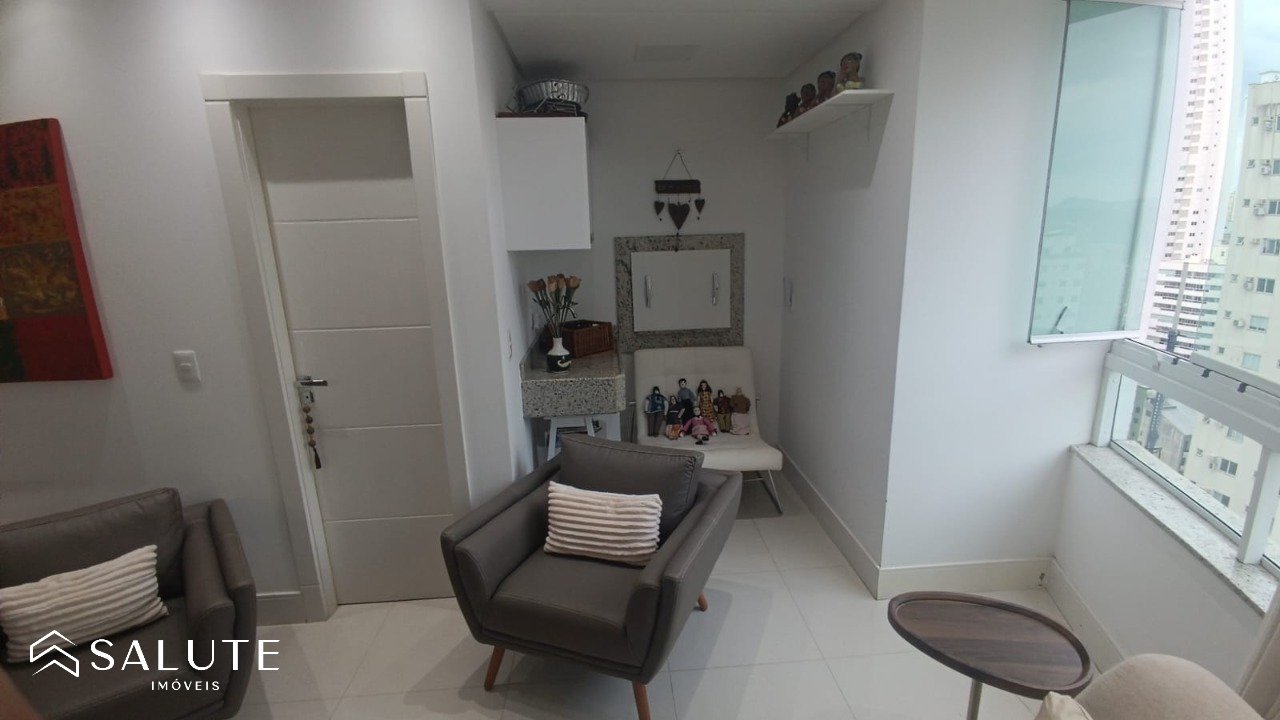 Apartamento à venda com 3 suítes na Barra Sul