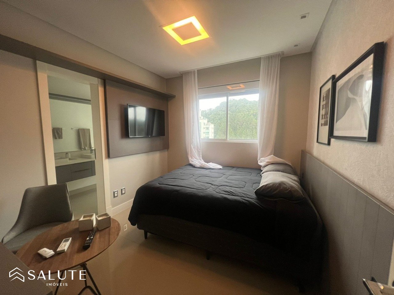 Apartamento à venda com 4 suítes no Pioneiros
